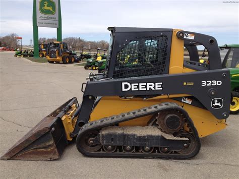 323 jd skid steer how much hyd flow|JOHN DEERE 323D Specifications.